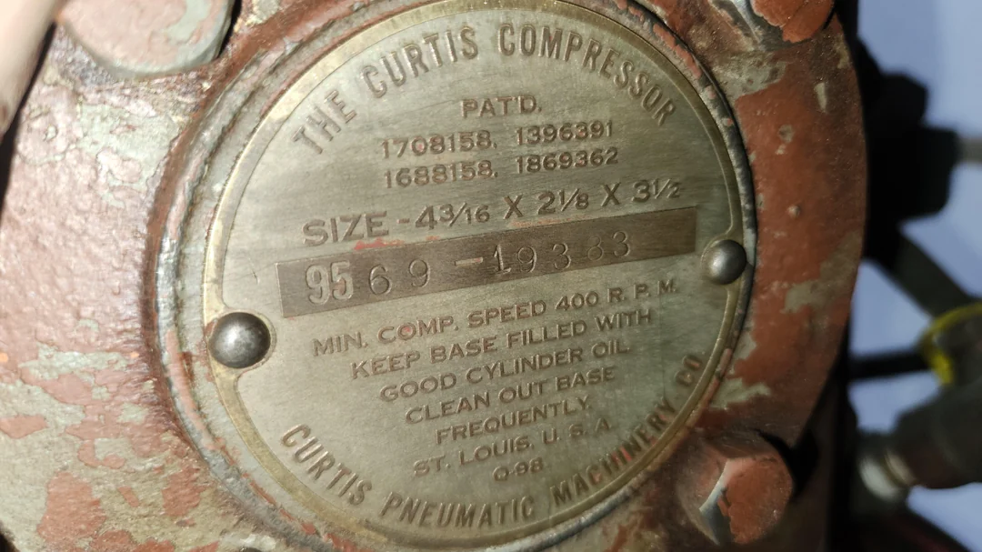 U.S. Airfield Drum Servicing Set with Curtis Air Compressor - Американский аэродромный комплект с компрессором Curtis — vintage-curtis-compressor-identification-v0-web8drygbf7g1