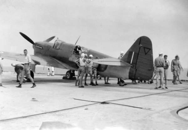 Fairey Firefly F.Mk.1 - палубный истребитель-бомбардировщик, Koninklijke Marine, Голландская Ост-Индия — 4826_firefly_dek