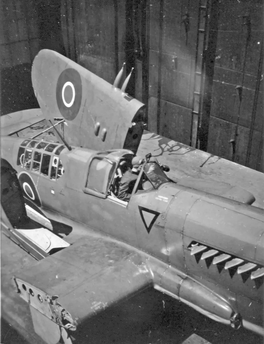 Fairey Firefly F.Mk.1 - палубный истребитель-бомбардировщик, Koninklijke Marine, Голландская Ост-Индия — fairey-firefly-mk.i-in-the-aircraft-elevator-on-board-hr.ms_.-karel-doorman-101375